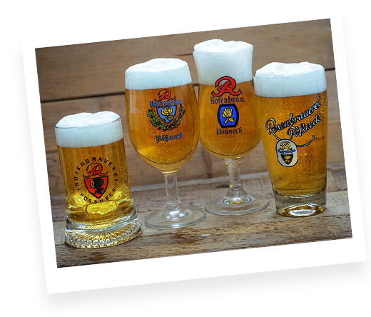 Vier unterschiedliche Biergläßer der Rosenbrauerei Pößneck mit Bier und schöner Schaumkrone
